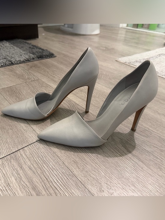 Vince Shoes - Vince Cosette Heel Pumps 8.5 Light Grey
